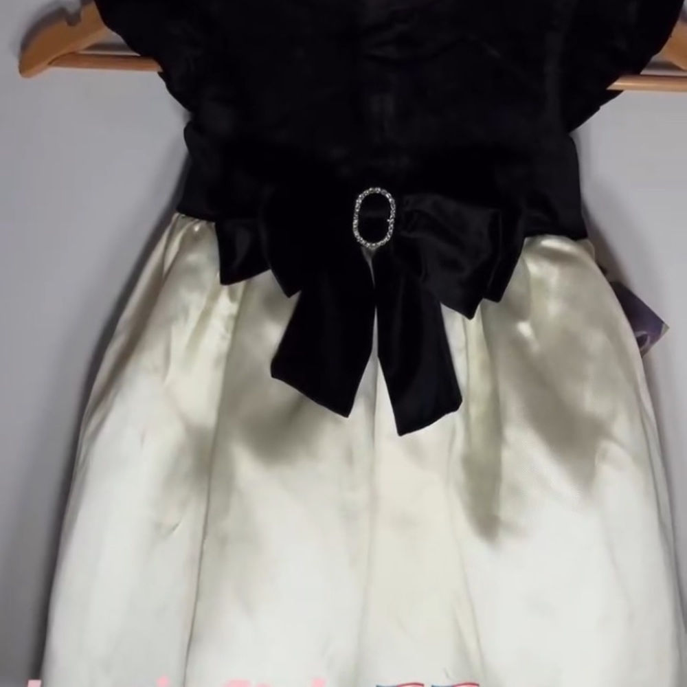 New Dress Jona Michelle Black and White Fit and Flare Dress Sweetheart Neckline
